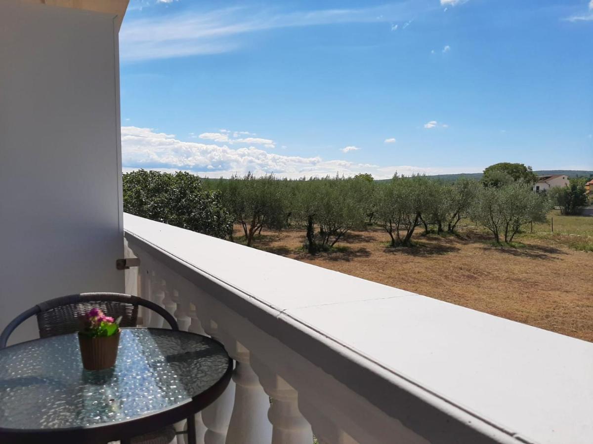 Pansion Katarina Bed & Breakfast Malinska Dış mekan fotoğraf