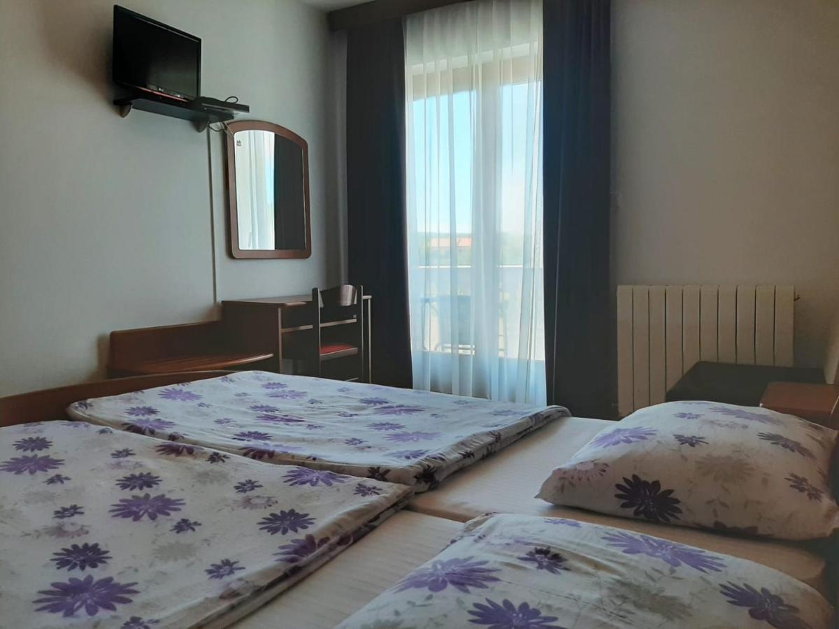 Pansion Katarina Bed & Breakfast Malinska Dış mekan fotoğraf