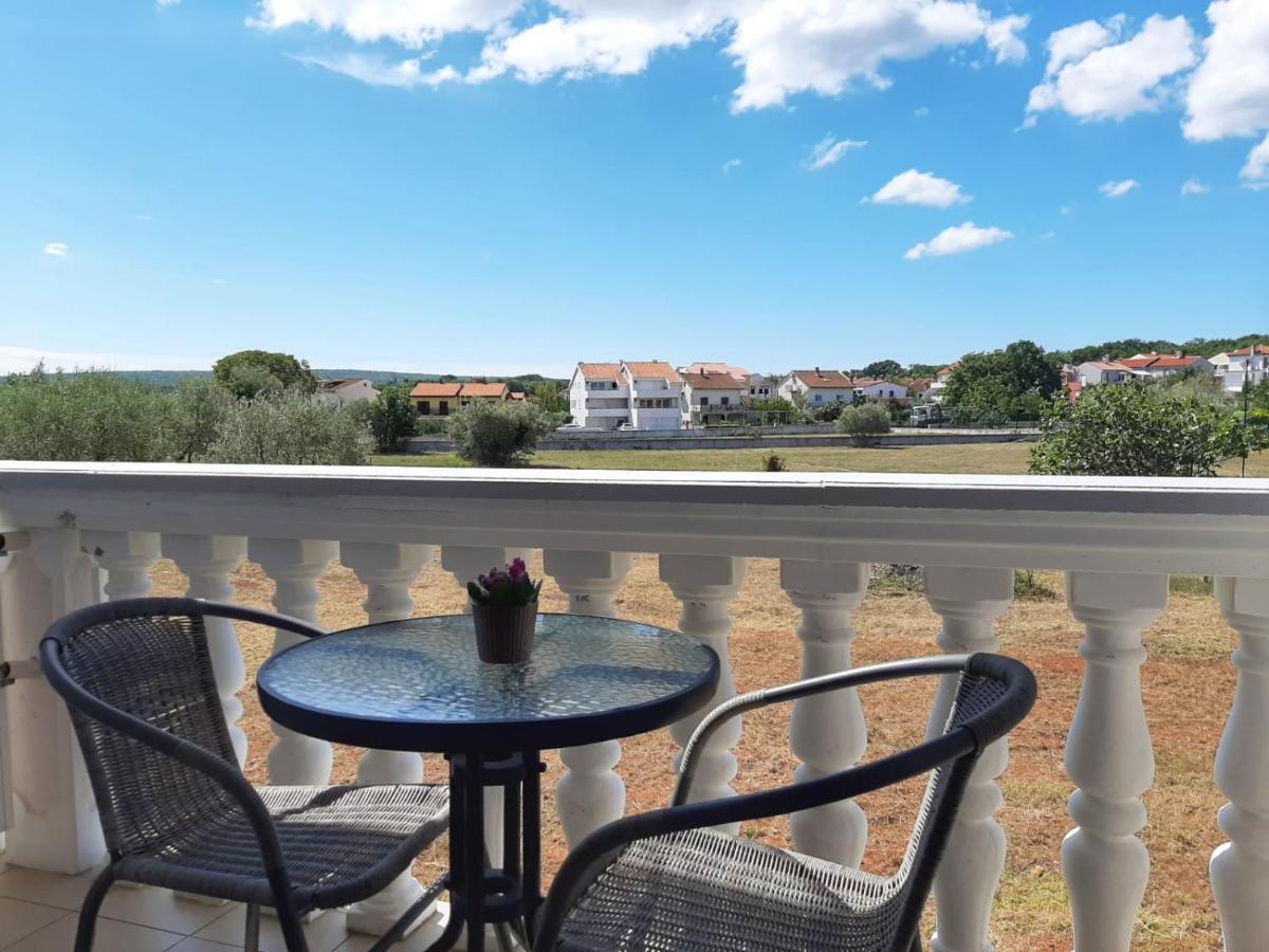 Pansion Katarina Bed & Breakfast Malinska Dış mekan fotoğraf